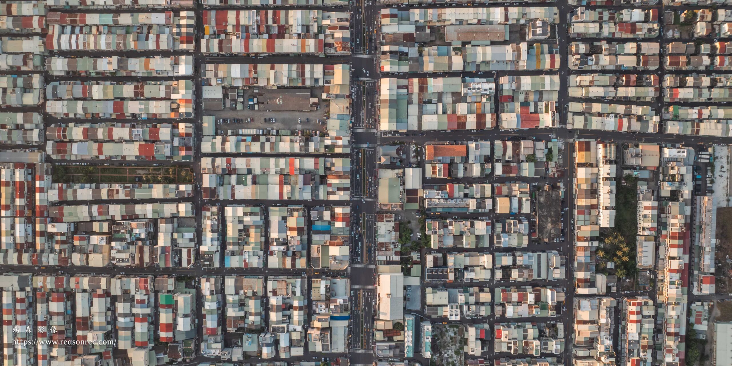 台南市區建築屋頂空拍_瑞森影像